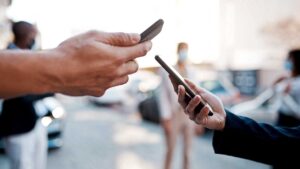 Phone-Contact-Sharing-GEAR-1285435258