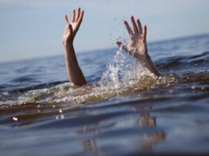 Eight Tourists Drown at Sindhudurg’s Shiroda-Velagar Beach; Rescue Ops Continue