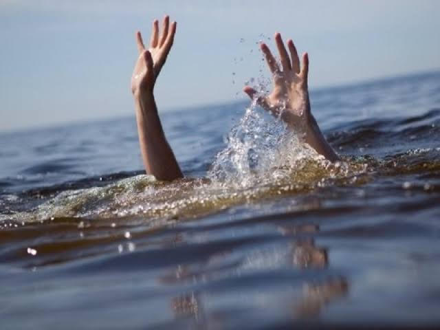 Eight Tourists Drown at Sindhudurg’s Shiroda-Velagar Beach; Rescue Ops Continue