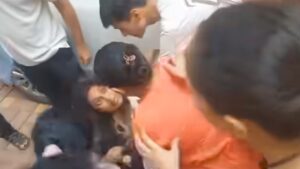 Pune News: Clash between women in a Pune Dhayari Society – beat each other up till they fell to the ground, VIDEO goes viral