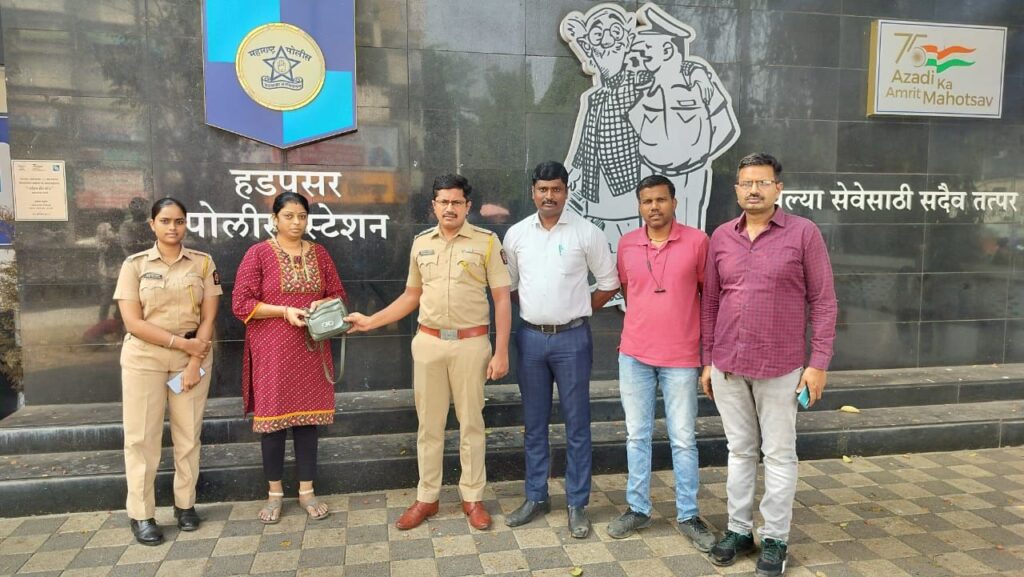 Pune:Hadapsar Police Swiftly Recover Lost Handbag With Valuables Of Warje Malwadi Resident 