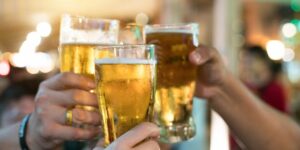 Why You Should Always Drink Beer from a Glass, Not the Bottle