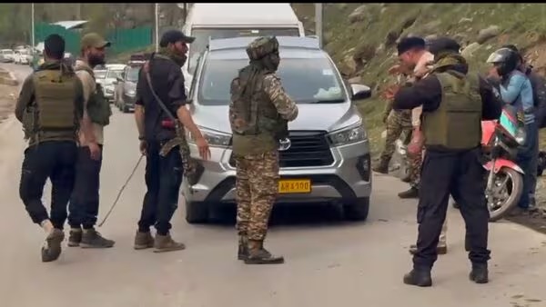 Terror Attack in Jammu & Kashmir: At Least 5 Tourists Feared Killed, Several Injured as Terrorists Open Fire in Pahalgam