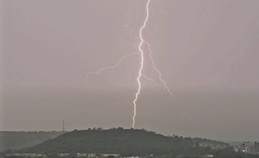 Pune Lashed by Intense Thunderstorm: Heavy Rain, Gusty Winds Leave City Stunned