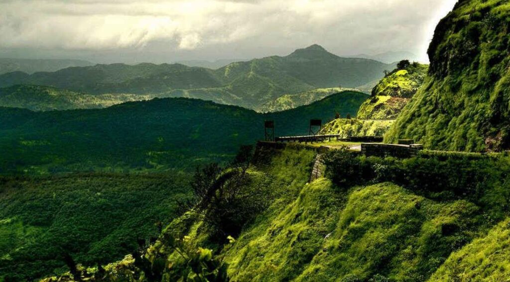 Cozy Romantic Escapes for Couples near Mumbai and Pune: The Best Hill Stations