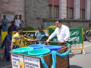 E-Pushcart pilot for waste collection launched in Pune 