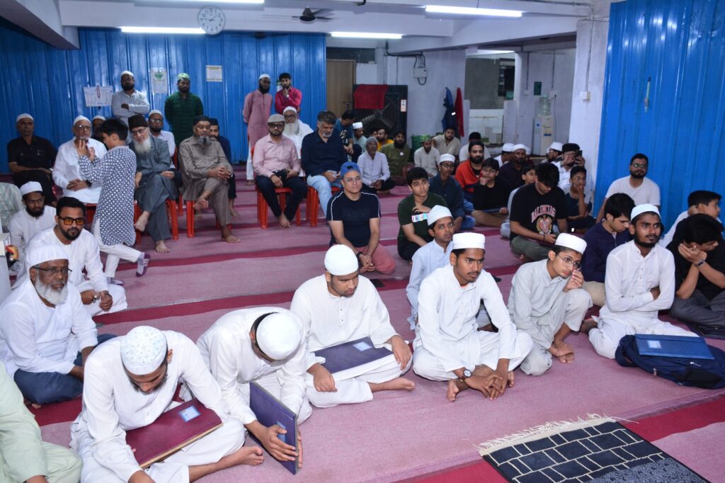 Pune: Mohammadwadi Welfare Group Organizes Student Orientation and Felicitation Program