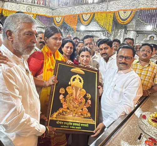 Pune: Cloth Bag Vending Machine Installed Outside Dagdusheth Ganpati Temple