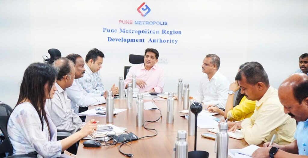 Pune PMRDA to Launch Crackdown on 967 Illegal Hoardings; Offenders To Face Legal Action