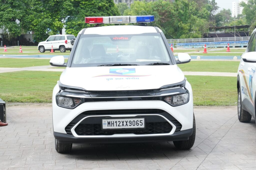 Pune Police Receive 9 New Vehicles Under CSR Initiative By Amanora's City Corporation Ltd