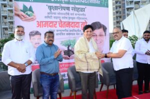 Pune: Hadapsar MLA Joins Keshav Nagar’s Tree Drive As Residents Push For Infrastructure Fixes 