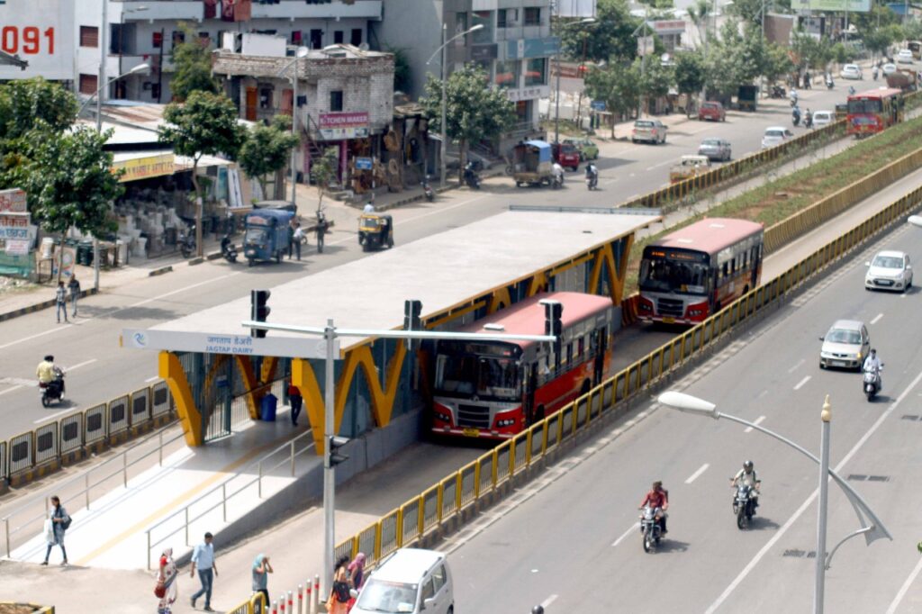 Pune News: Pimpri Chinchwad's Lifeline BRTS Carries 2.4 Lakh Daily Riders Across 5 Corridors With 111 Routes, Offers Fast, Affordable Commute