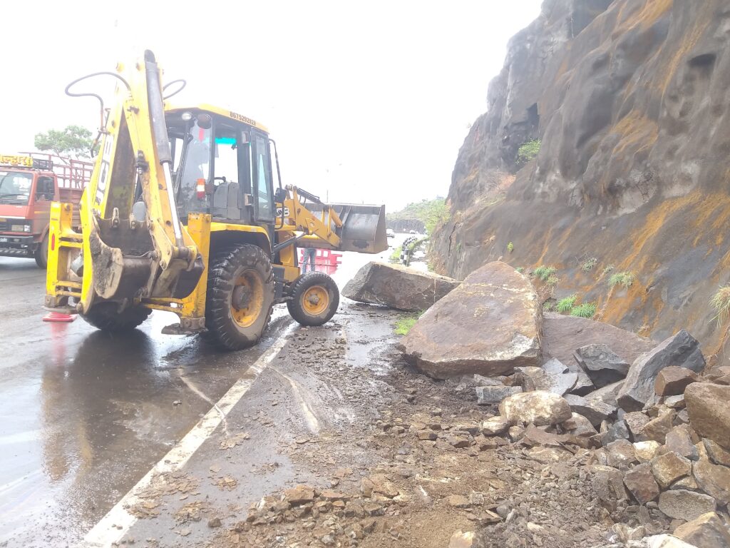 Landslide Near Katraj Tunnel Disrupts Traffic Amid Heavy Rains Across Pune District, Work Underway