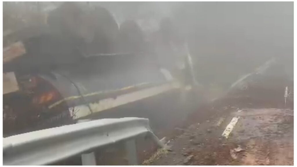 Pune: Acid Tanker Overturns In Tamhini Ghat, PMRDA Fire Brigade Rushed To Spot