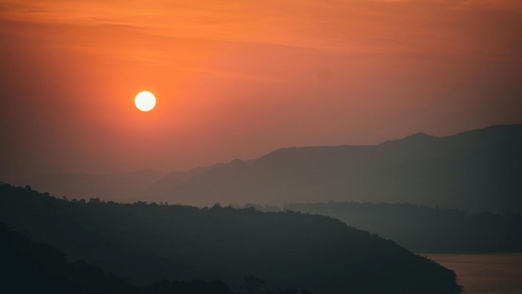 Top Spots Around Pune for Stunning Sunrises and Sunsets