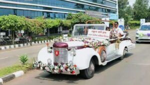 Watch Video: Vasai Teacher Gives Four-year-old Son a Royal School Entry in Rolls-Royce Convoy