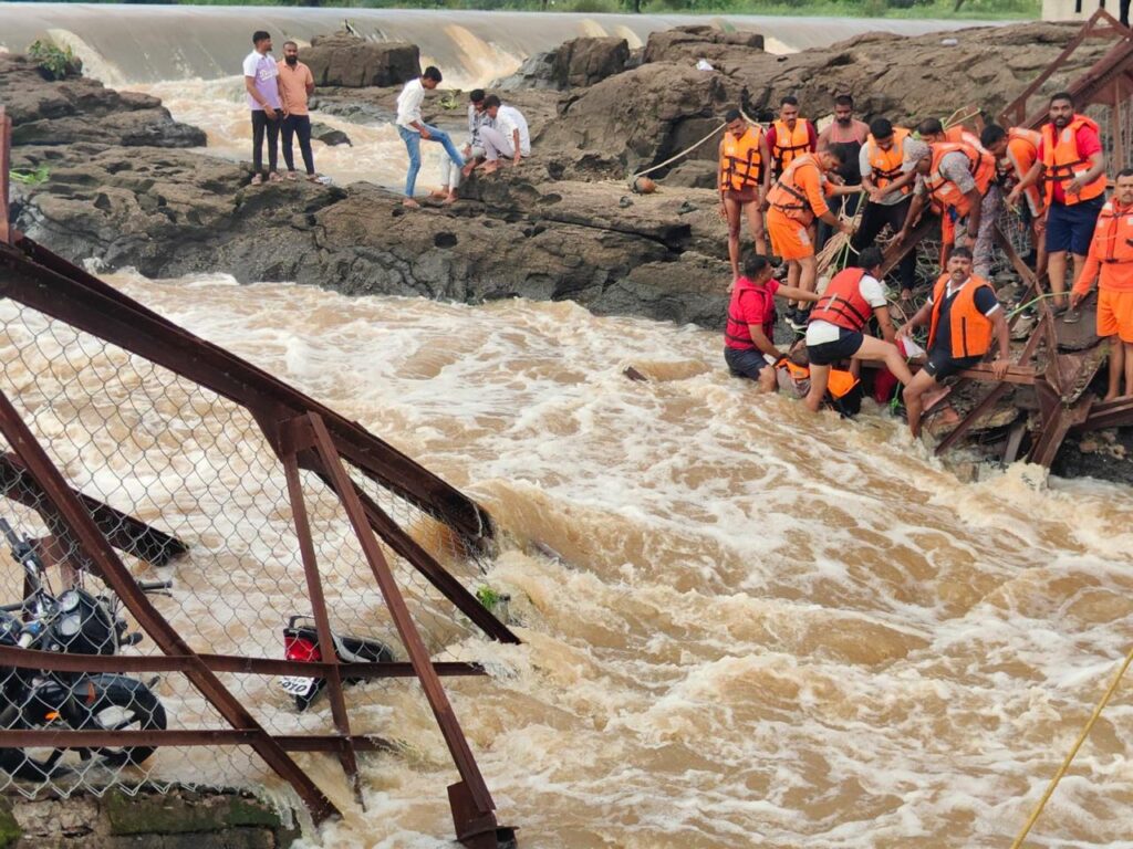 Pune: Sanjay Raut Slams Government Over Indrayani Bridge Collapse; Questions ₹8 Crore Claim, Reveals Only ₹80,000 Sanctioned