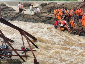 Pune: Sanjay Raut Slams Government Over Indrayani Bridge Collapse; Questions ₹8 Crore Claim, Reveals Only ₹80,000 Sanctioned