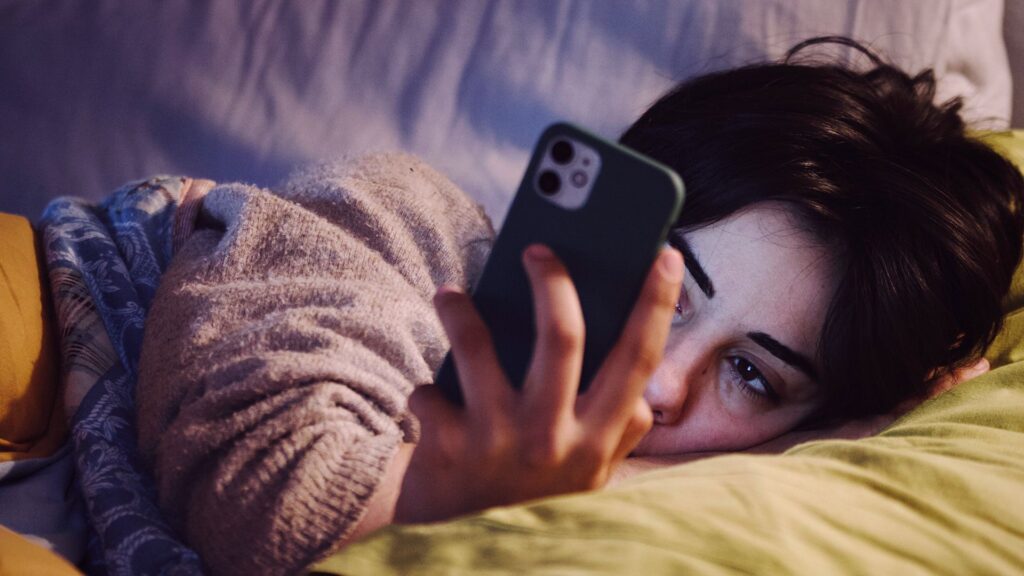 Can't Get Out of Bed All Day? It’s More Serious Than You Think - Know the Signs of Bed Rotting