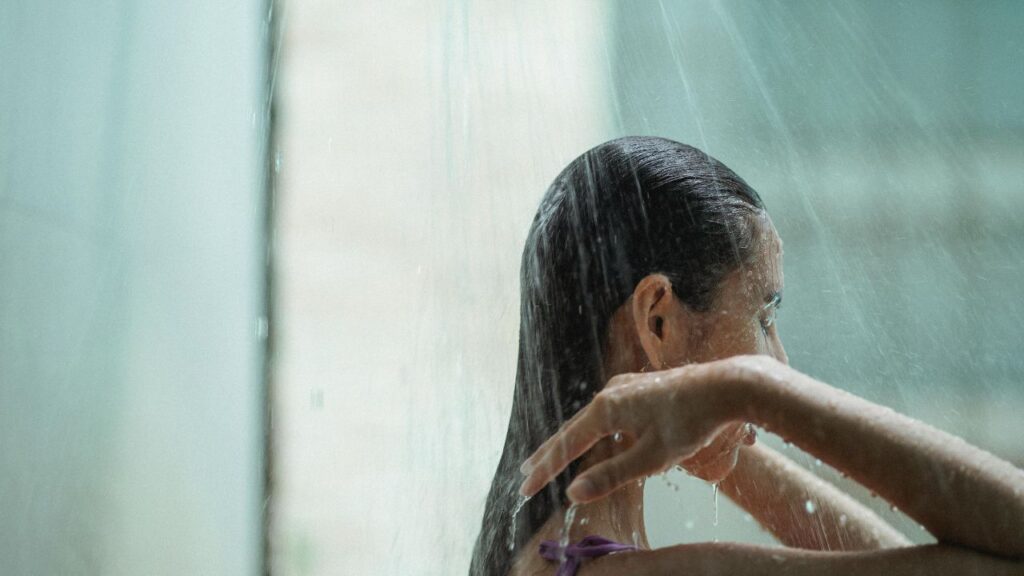 Think Cold Showers Cool You Down? Science Says You’re Doing It Wrong