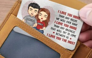Why Some Believe Keeping Your Wife’s Photo in Your Wallet Brings Good Fortune 