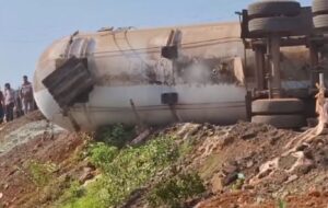 Mumbai-Goa Highway Accident: Major Collision Causes Massive CNG Leak, 5-Hour Traffic Blockade, 30 Injured