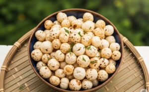 Don’t Roast Makhana Whole, Here’s What You Should Do First