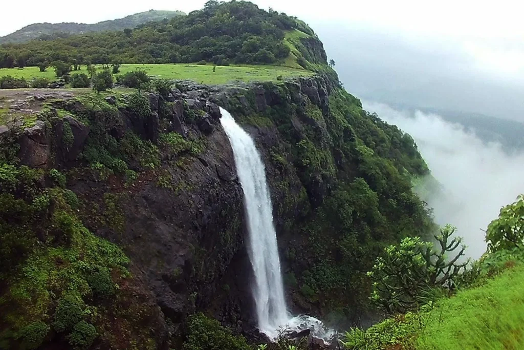 Madhe-Ghat-Waterfall-H4