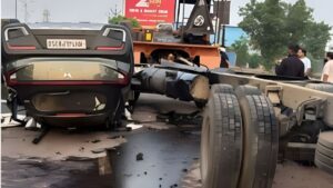 Man Dies in Early Morning Collision with Truck in Wagholi