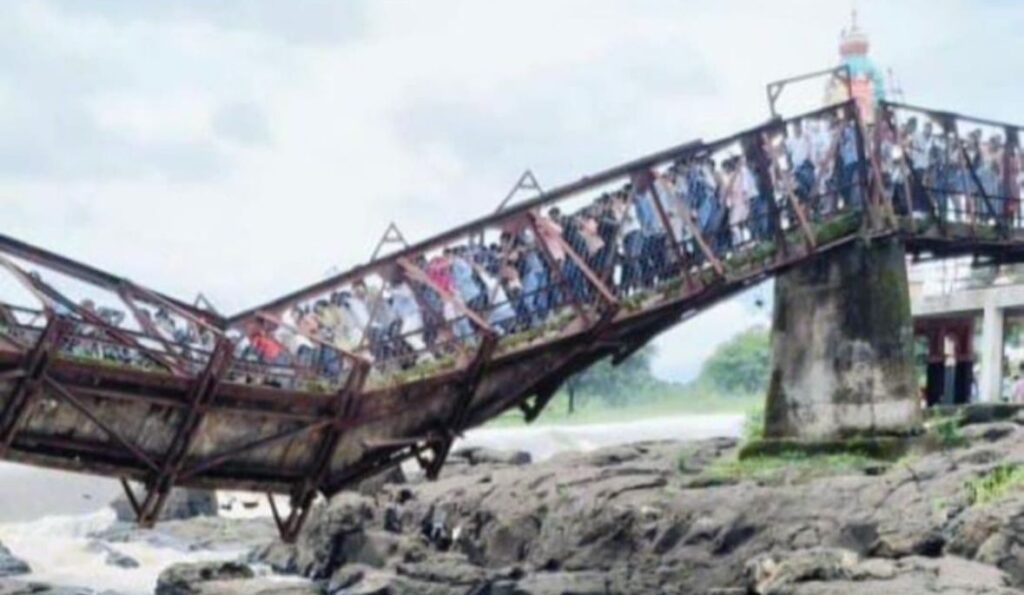 Maharashtra Govt Orders All Civic Bodies To Conduct Structural Audits Of All Bridges, Buildings 
