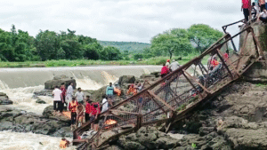 25 Pune Bridges Declared Unsafe After PWD Audit; Major Repairs Begin Across District, Tulapur Bridge Closed to Heavy Vehicles