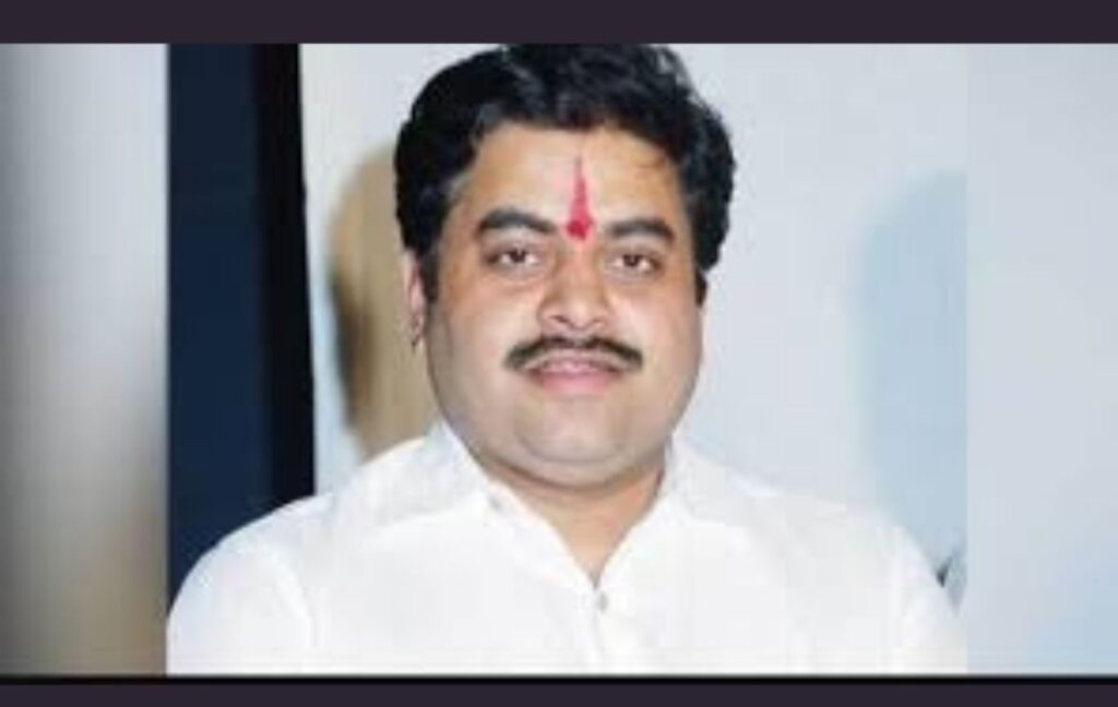 Pune: ₹30 Crore Loan Fraud Using Forged Signatures of Former MLA’s Family, Police Case Filed