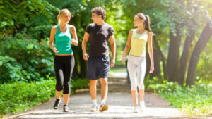 Walking on an Empty Stomach or After Meals: What’s More Effective for Weight Loss and Blood Sugar Balance?