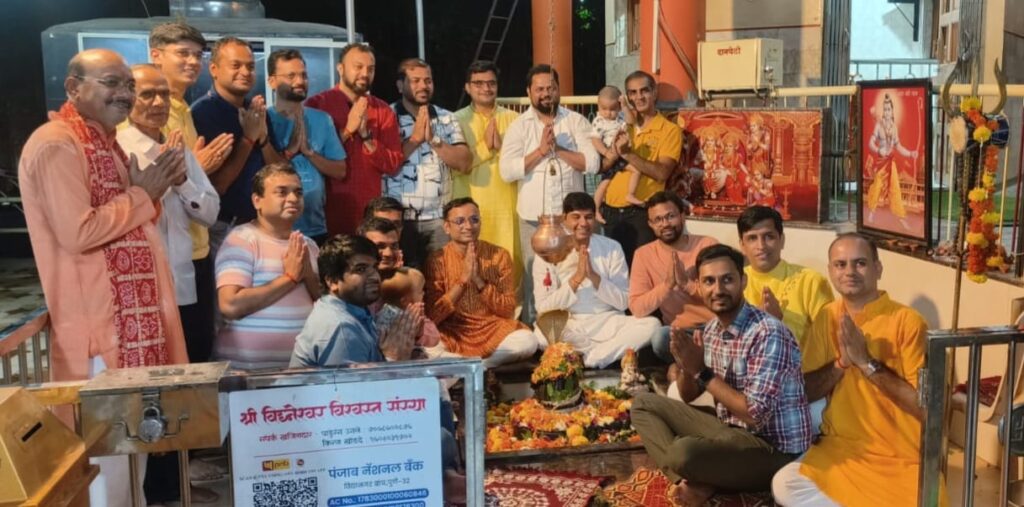 Massive Devotion Displayed in Pune: Over 1.25 Lakh Belpatra Offered to Lord Shiva at Sanjay Park Ganesh Mandir
