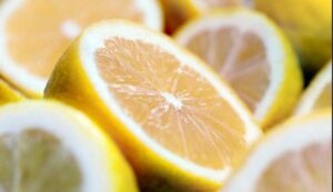Surprise! This Small Citrus Fruit Outranks Apples and Bananas as the Healthiest, Say Scientists