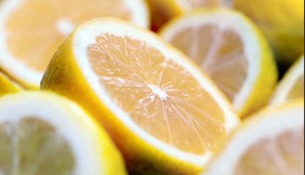 Surprise! This Small Citrus Fruit Outranks Apples and Bananas as the Healthiest, Say Scientists