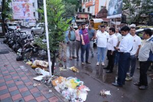 Pune Collector And Municipal Commissioner Conduct Early Morning Inspection Of City To Address Civic Issues