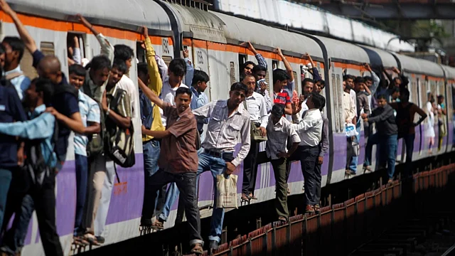 Mumbai Local Rush: Minister Urges Private Offices to Implement Flexible Work Hours