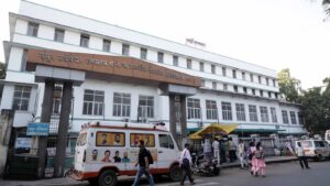 Pune Shock: Sassoon Hospital Guard Assaulted During Security Breach, Two Booked