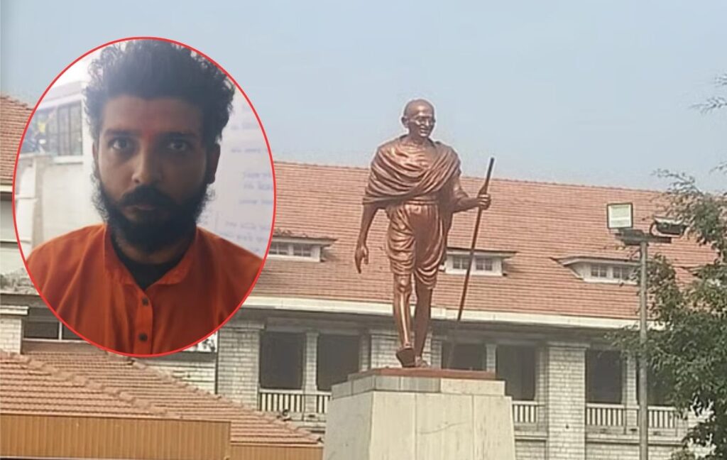 Pune Shocker: Man in Saffron Kurta Climbs Gandhi Statue, Attacks It With Sickle; Arrested 