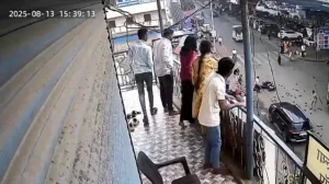 Captured on Cam Tragic Accident in Pune: Motorcyclist Injured After Heavy Iron Load Falls From Flyover