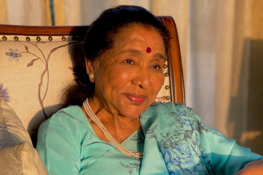 Asha Bhosle and Son Anand Bhosle Sell Pune Luxury Apartment for ₹6.15 Crore