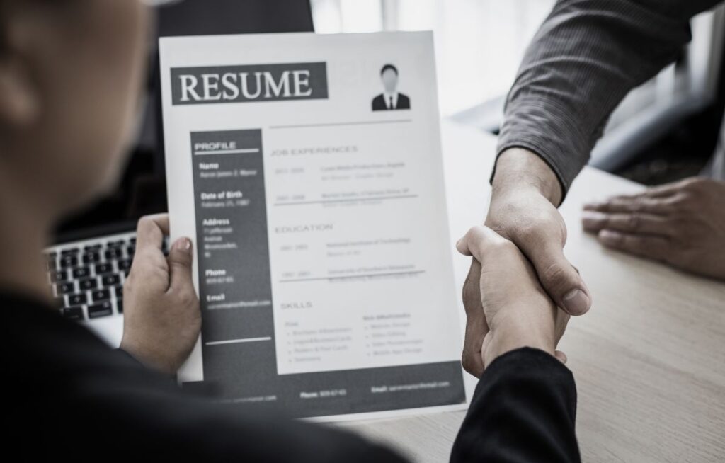 Man Allegedly Uses Photoshop On Salary Slips, Gets ₹12 Lakh Job Offer — Internet Jokes That The Editor Deserves The Real Package