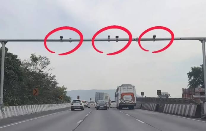 Mumbai-Pune Expressway Issues ₹470 Crore in E-Challans for Over Speeding & Traffic Violations in One Year