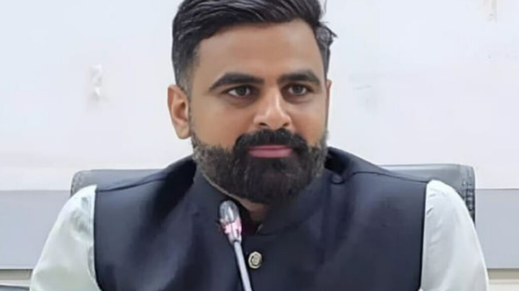 Pune District Collector Jitendra Dudi Announces Fixed Time for Citizens’ Meetings