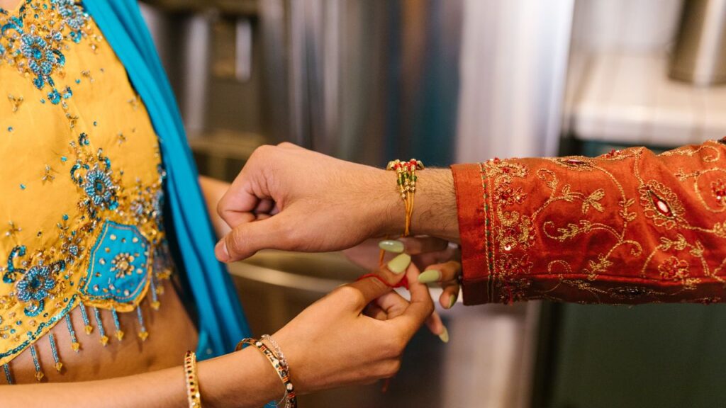 Raksha Bandhan 2025: 8 Simple Last-Minute Gift Ideas for Your Sibling