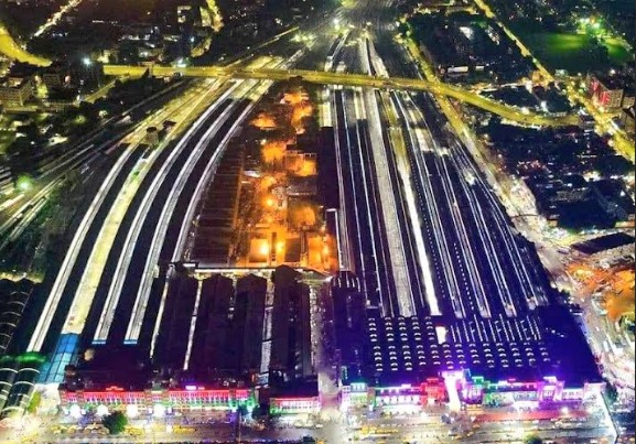 THIS is India’s largest railway station with 23 platforms and More then 6 lakh passengers daily; not in Delhi or Mumbai, name is…
