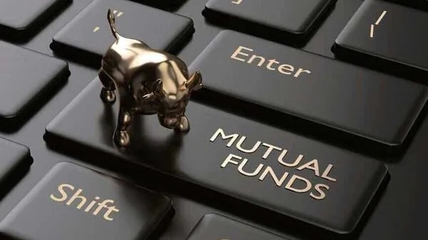 12 Equity Mutual Funds Lose Over 10% in a Year — Are Any in Your Portfolio?