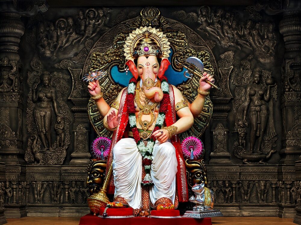 Lalbaugcha Raja Mandal Warns Devotees Against Fake Passes, Urges Trust In Official Sources