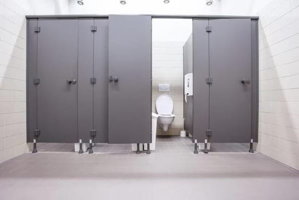 toilet-2-2025-08-e9c3c22a9dfe5fd23d5d6db2fdc4c120